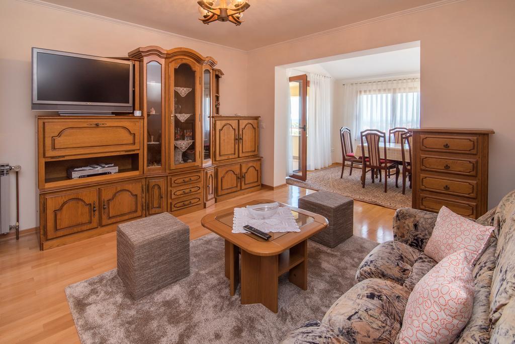 Apartman Slavko Krk Town Exteriör bild