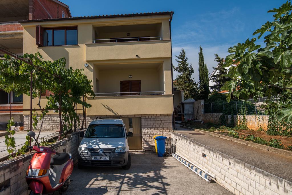 Apartman Slavko Krk Town Exteriör bild