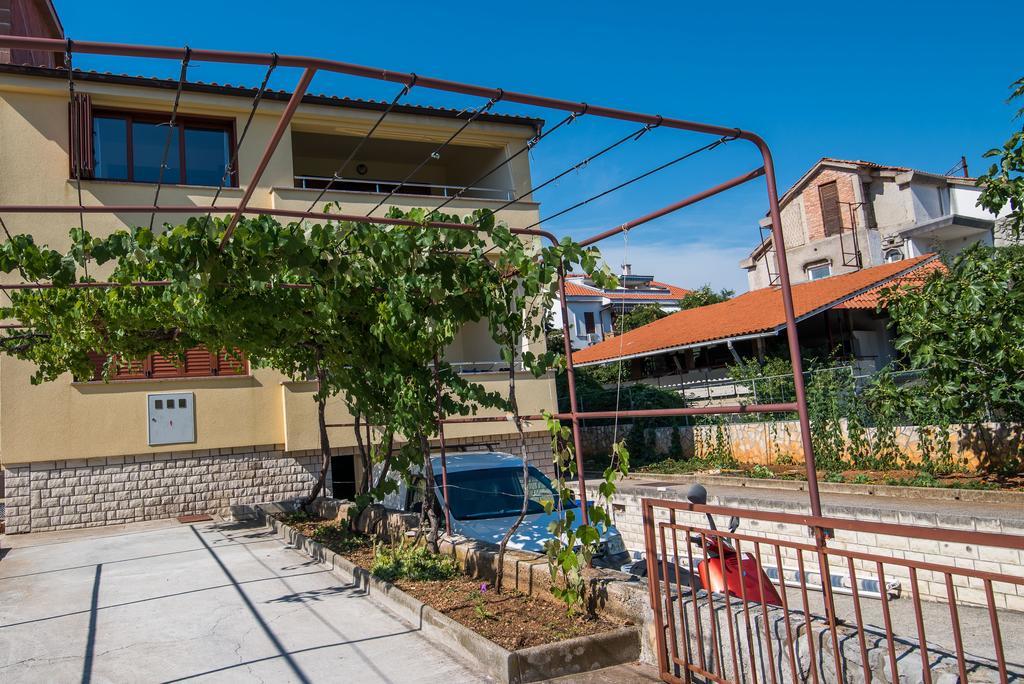 Apartman Slavko Krk Town Exteriör bild