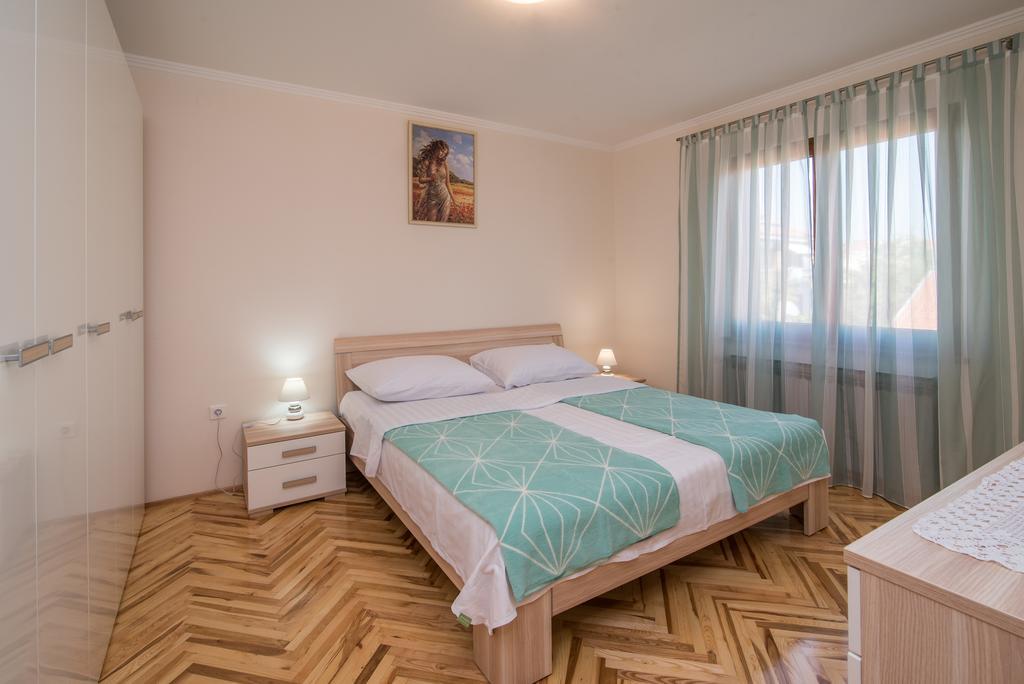 Apartman Slavko Krk Town Exteriör bild