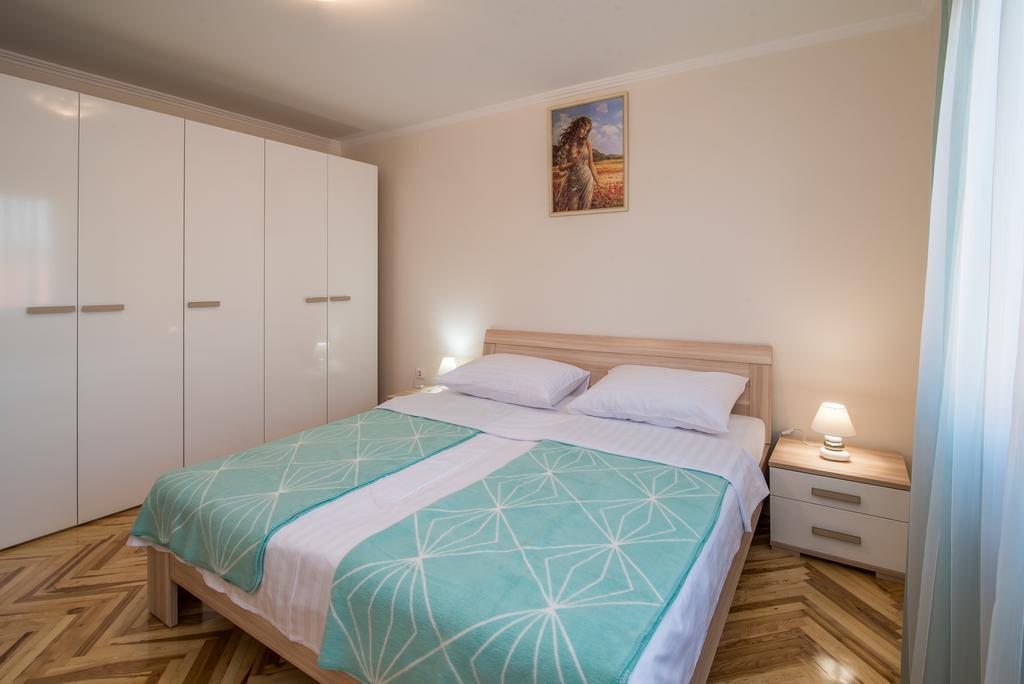 Apartman Slavko Krk Town Exteriör bild